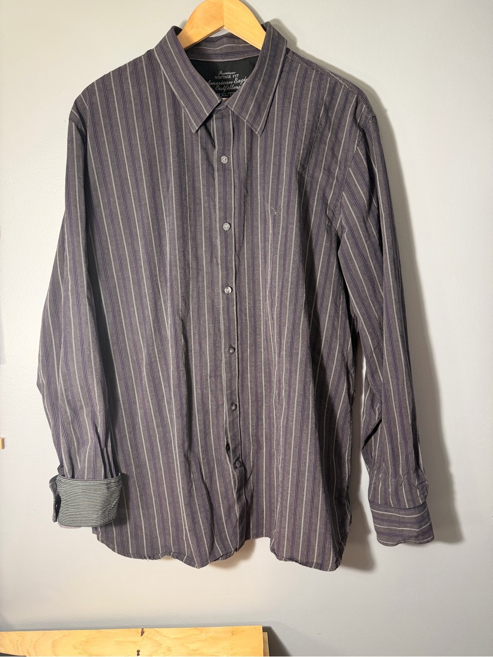 American Eagle Outfitters Dark Gray Button-Up Shirt, premium vintage fit, Y2K